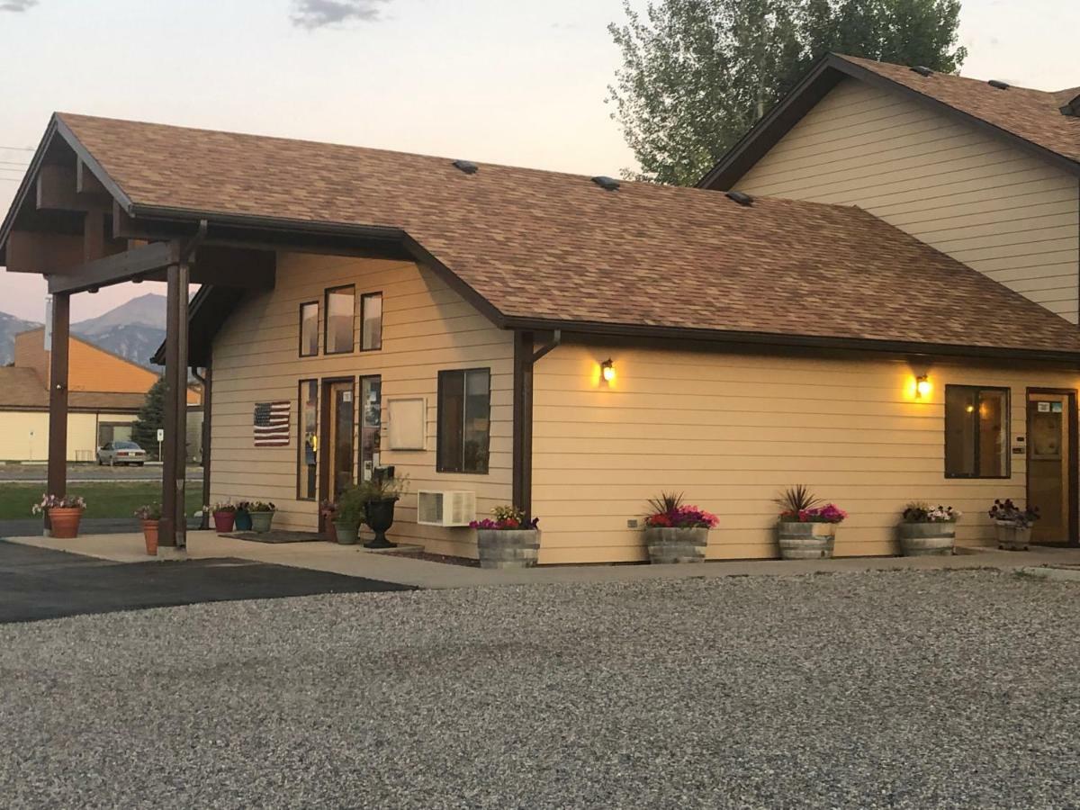 Red Bear Inn Ennis Kültér fotó